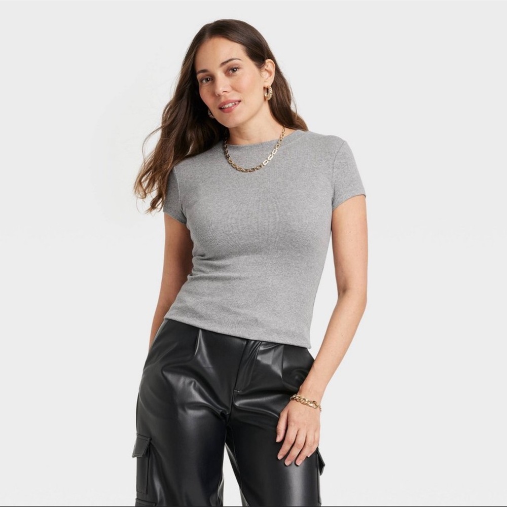 a new day Women's Heather Gray Short Sleeve Tee